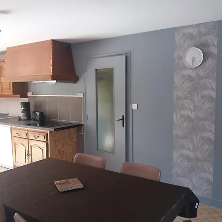 Du Cafe De La Poste Le Buisson (Lozere)